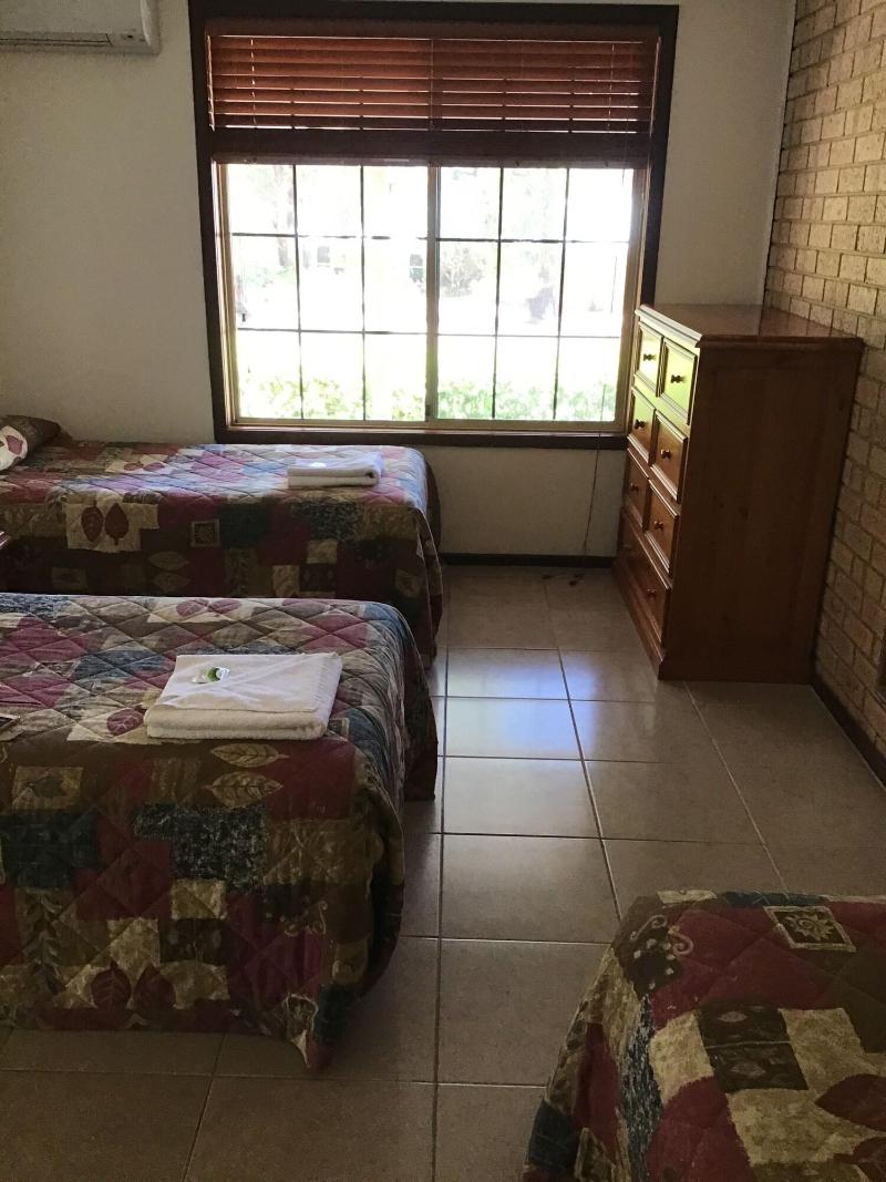 Travellers Rest Motel image