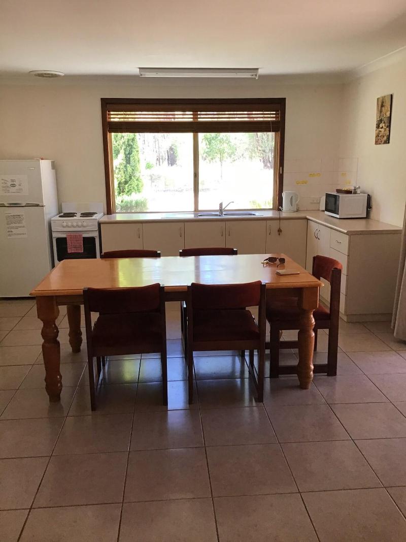 Travellers Rest Motel image