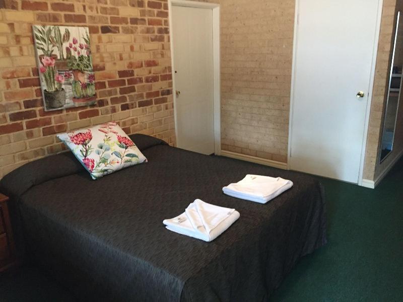 Travellers Rest Motel image