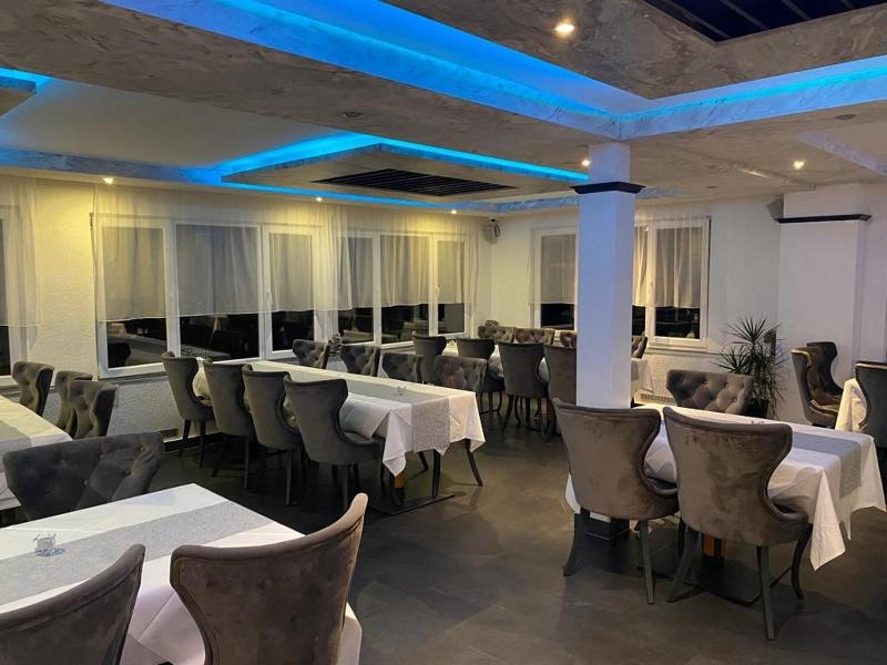 Louis Hotels image
