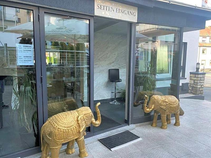 Louis Hotels image