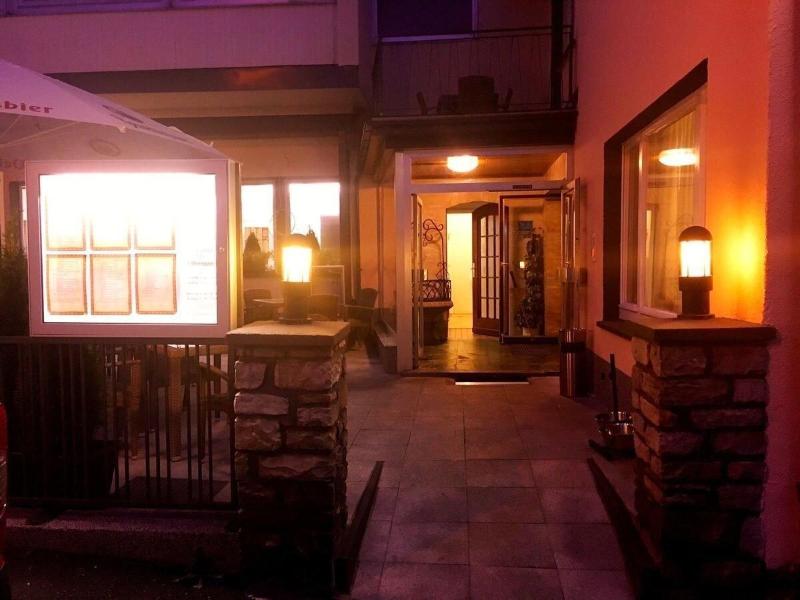 Louis Hotels image