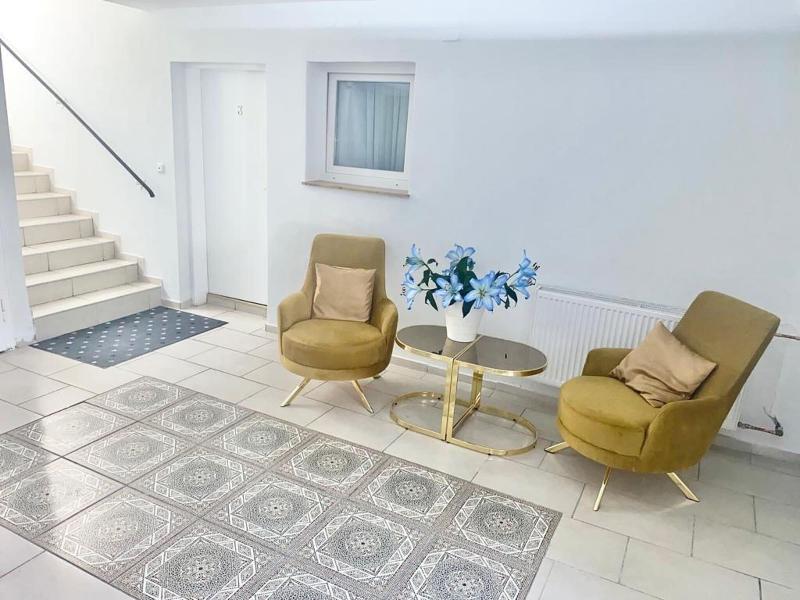 Louis Hotels image