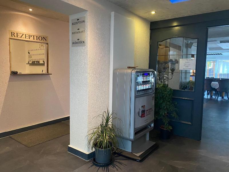 Louis Hotels image