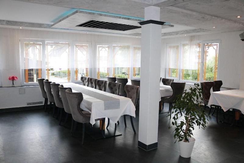 Louis Hotels image