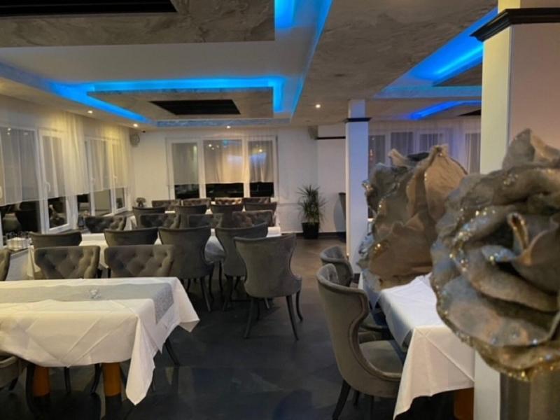Louis Hotels image