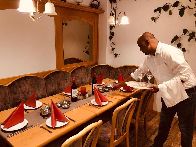 Louis Hotels image