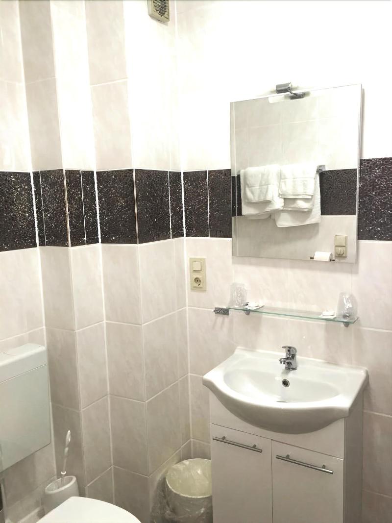 Louis Hotels image