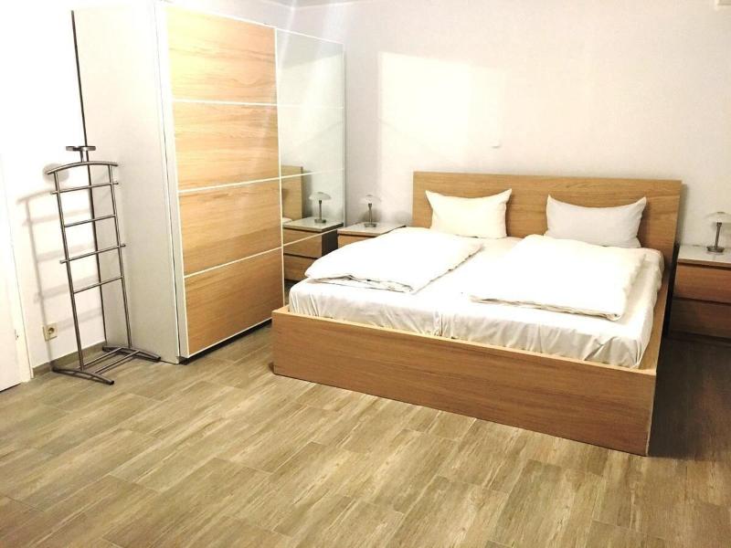 Louis Hotels image