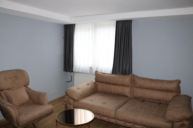 Louis Hotels image