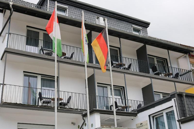 Louis Hotels image