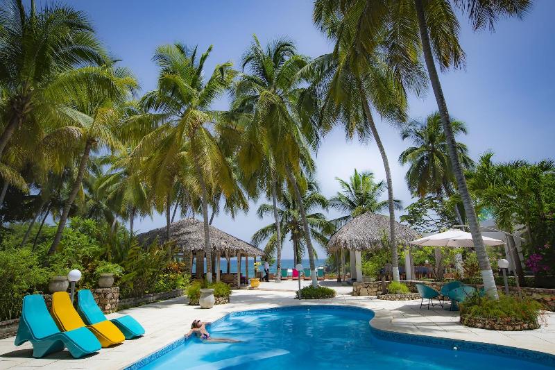 Hôtel-Restaurant Cyvadier Plage — exterior view