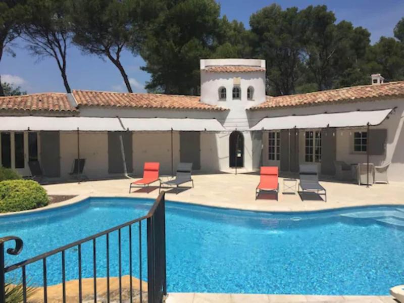 Une Pause En Provence image
