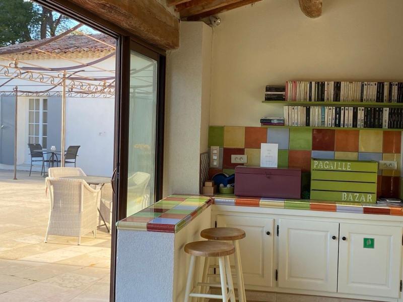 Une Pause En Provence image
