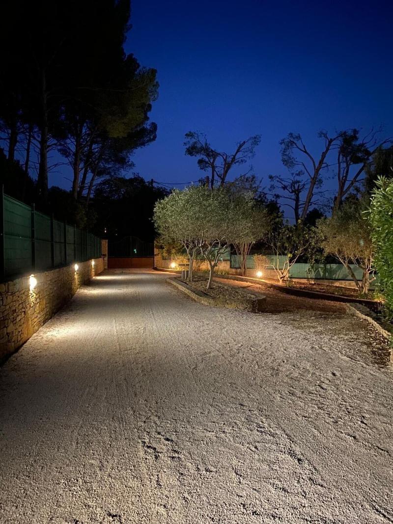 Une Pause En Provence image