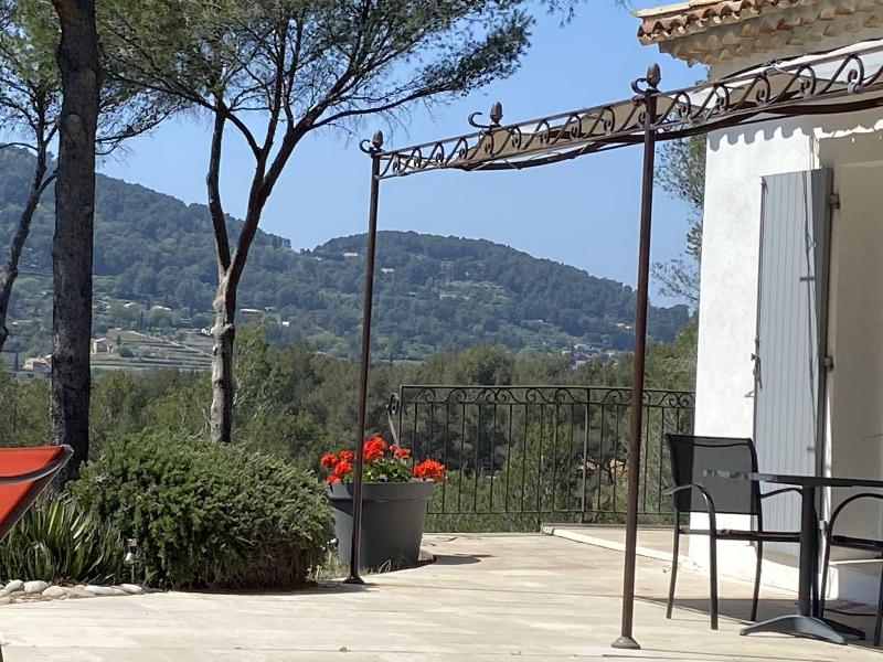 Une Pause En Provence image