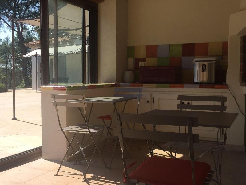 Une Pause En Provence image