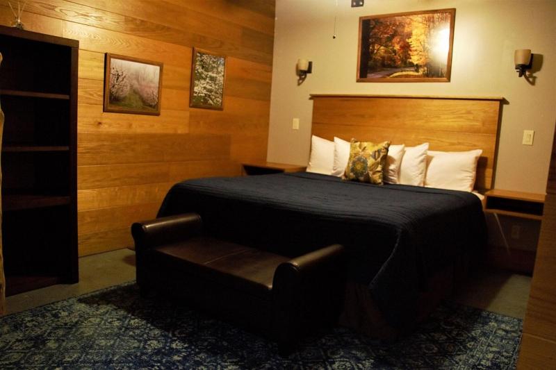 Makanda Inn & Cottages image