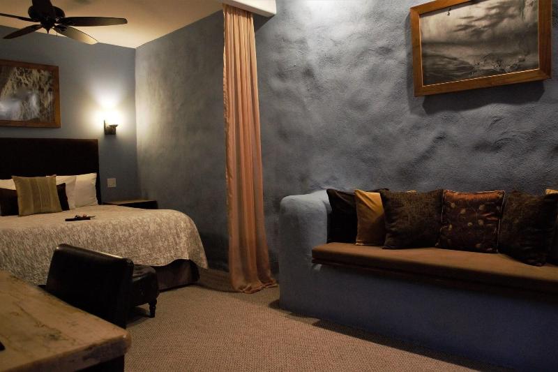Makanda Inn & Cottages image