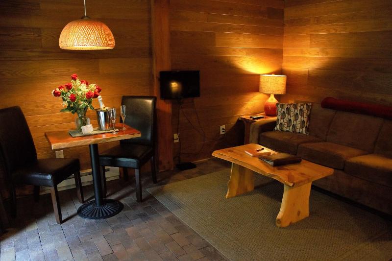 Makanda Inn & Cottages image