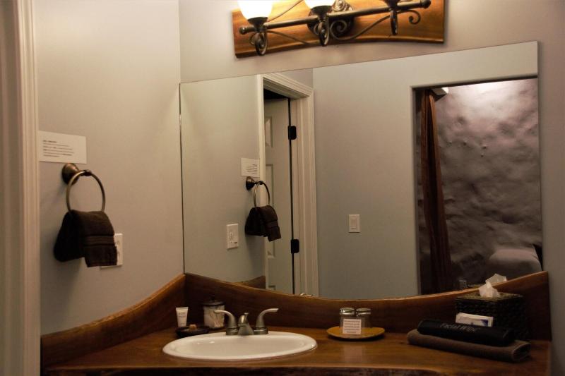 Makanda Inn & Cottages image