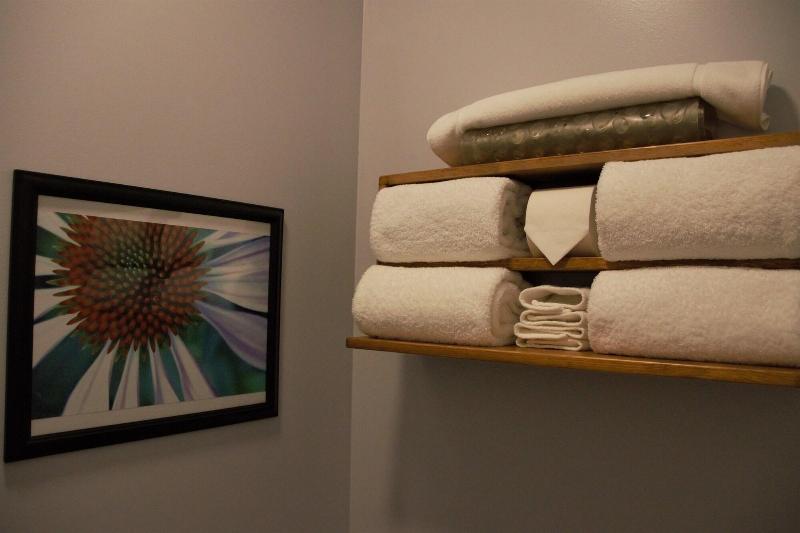 Makanda Inn & Cottages image