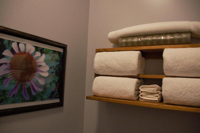 Makanda Inn & Cottages image
