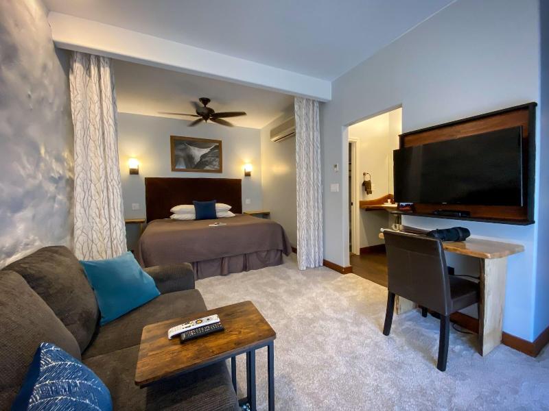 Makanda Inn & Cottages image