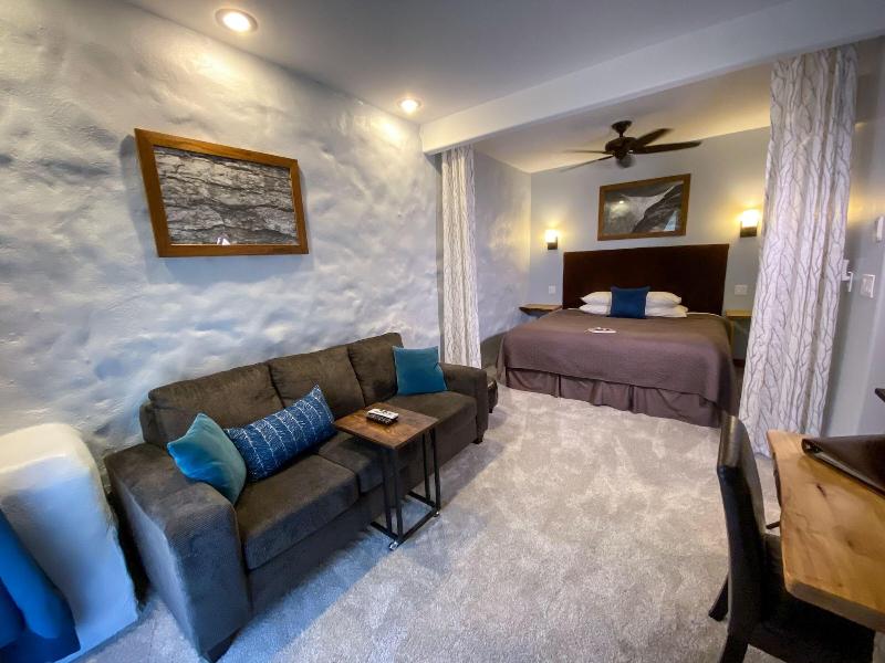 Makanda Inn & Cottages image