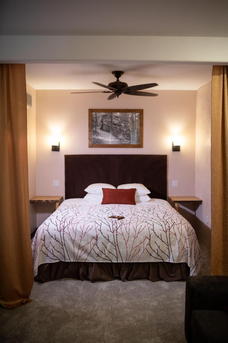 Makanda Inn & Cottages image