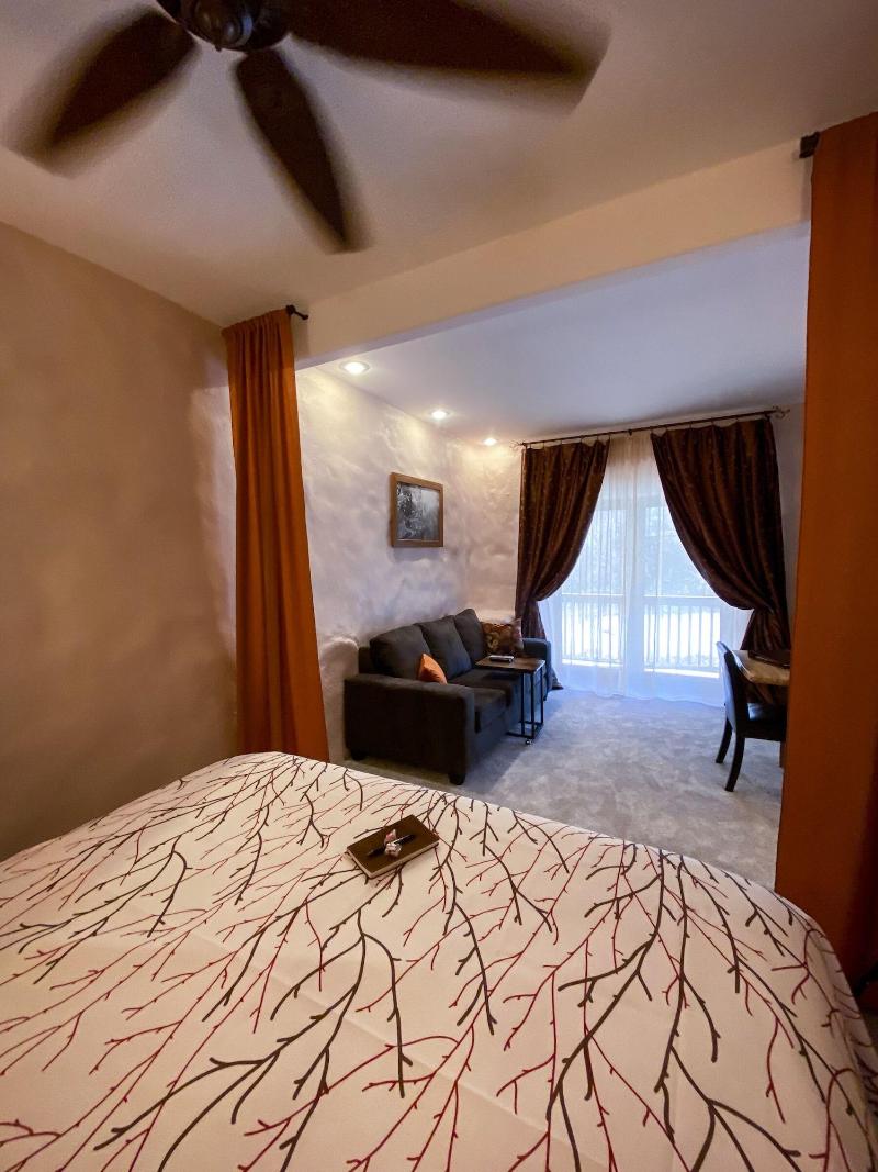 Makanda Inn & Cottages image