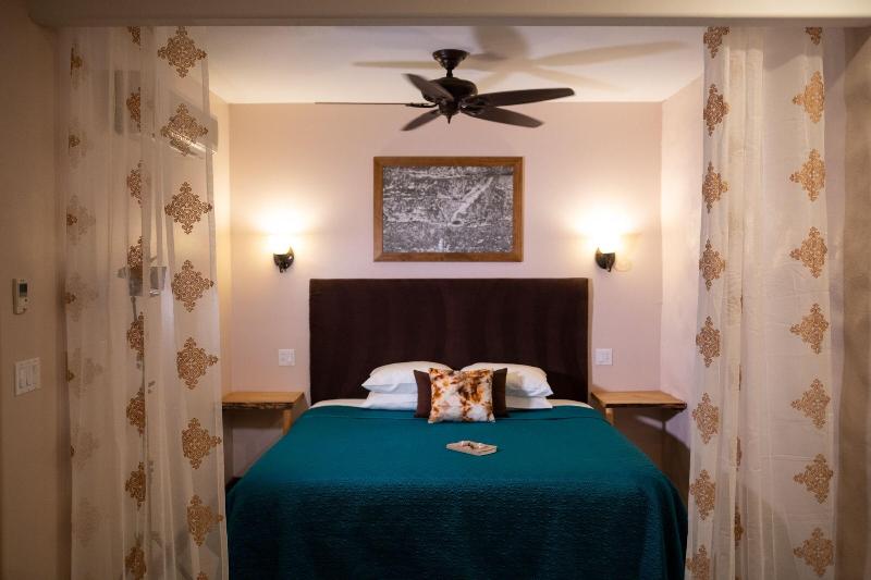 Makanda Inn & Cottages image