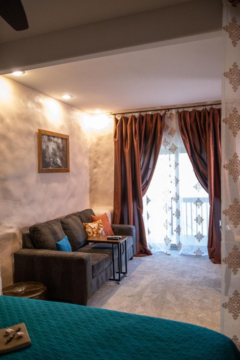 Makanda Inn & Cottages image