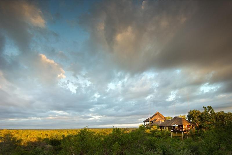 Makumu Private Game Lodge image