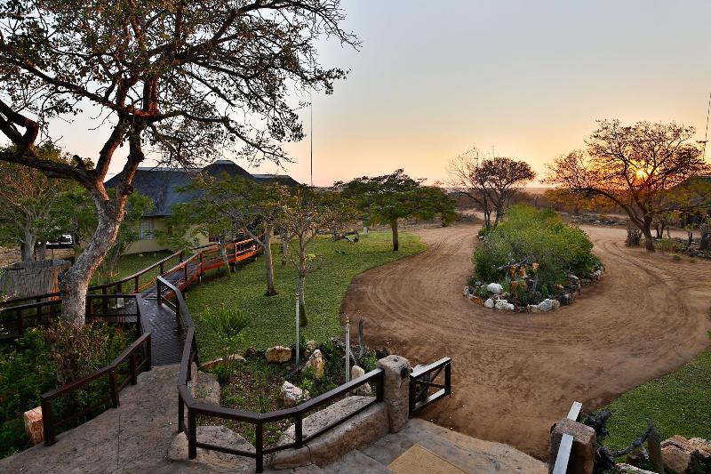 Makumu Private Game Lodge image