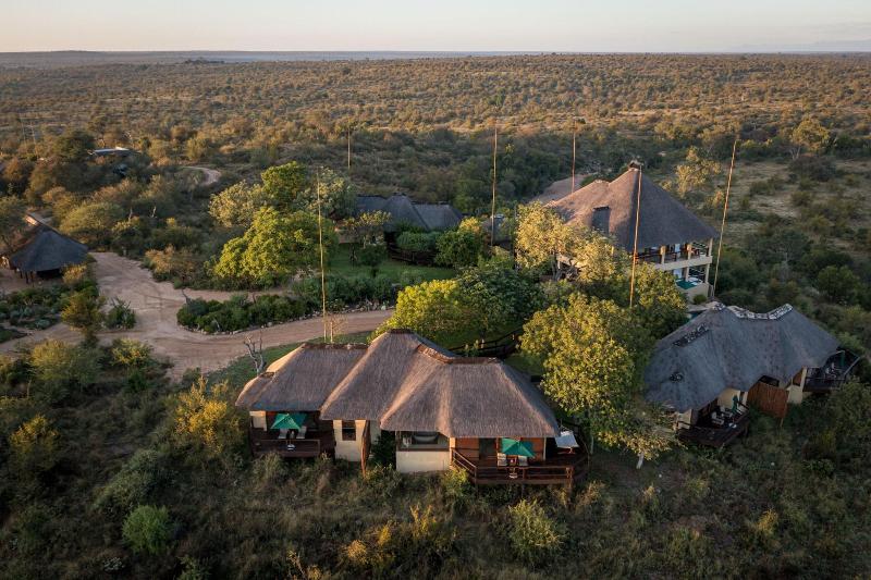 Makumu Private Game Lodge image