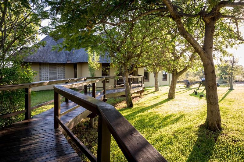 Makumu Private Game Lodge image