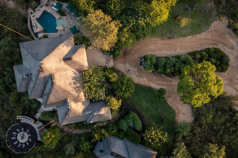 Makumu Private Game Lodge image