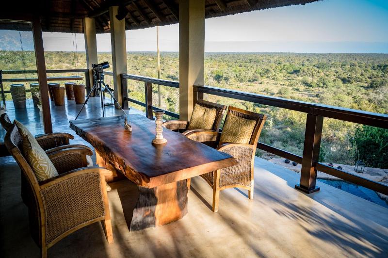 Makumu Private Game Lodge image