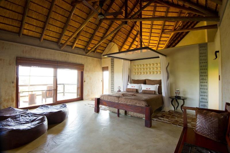 Makumu Private Game Lodge image