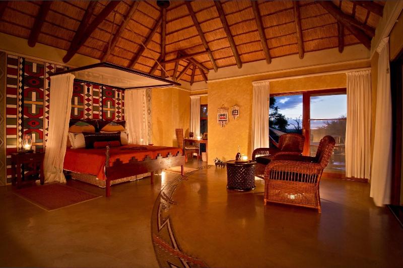 Makumu Private Game Lodge image