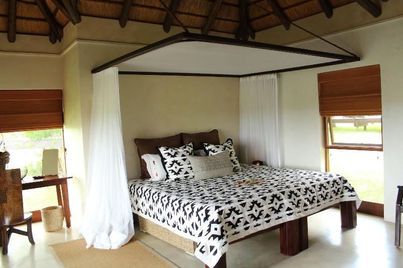 Makumu Private Game Lodge image