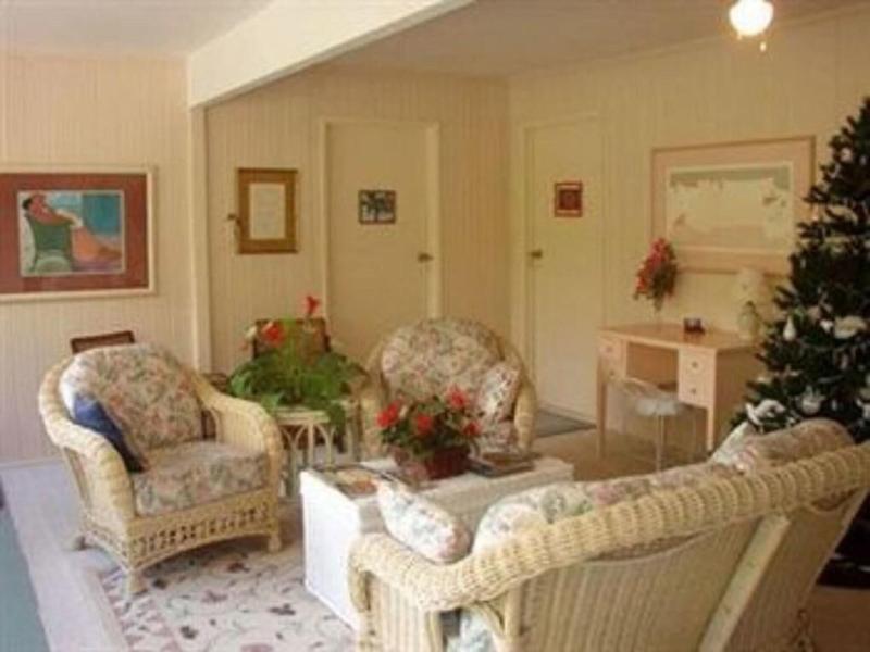 Hale-hoola B & B image