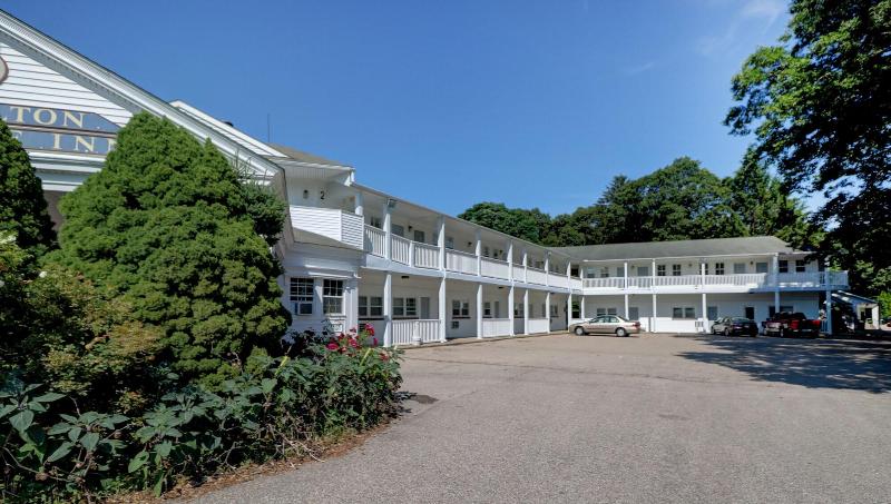 Hamilton Village Inn image