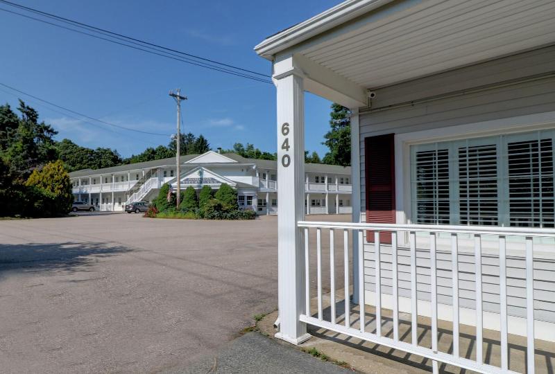 Hamilton Village Inn image