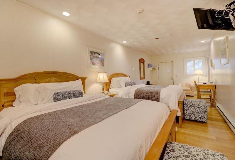 Hamilton Village Inn image