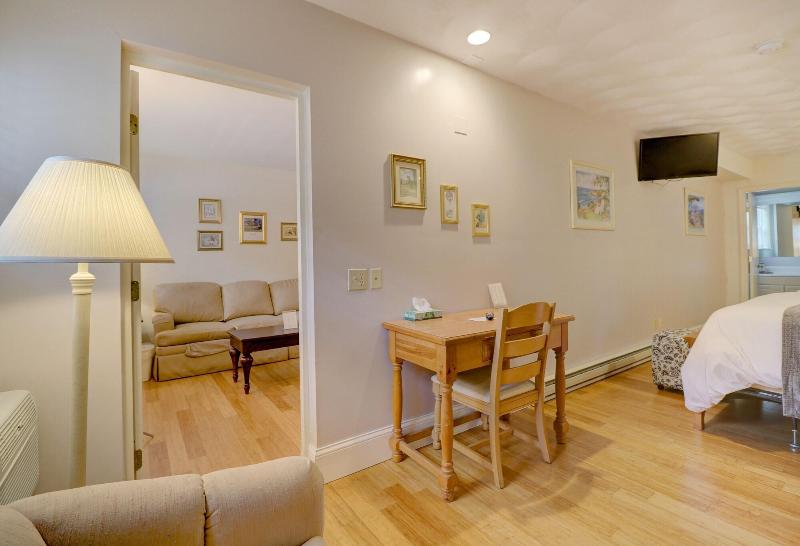 Hamilton Village Inn image