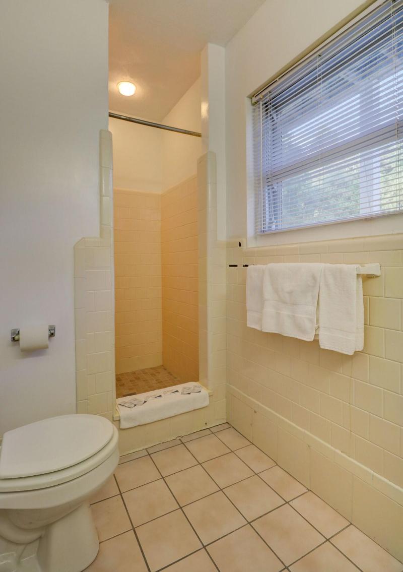 Hamilton Village Inn image