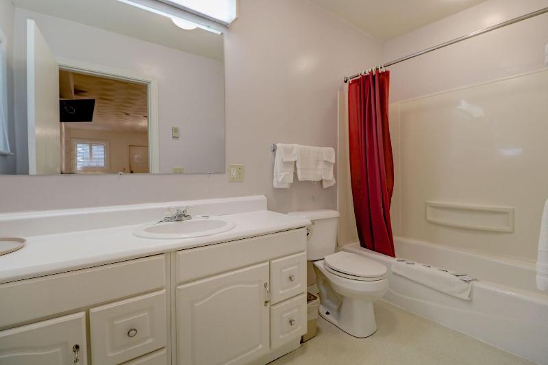 Hamilton Village Inn image