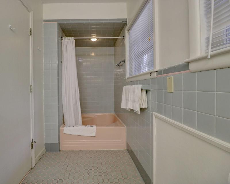 Hamilton Village Inn image